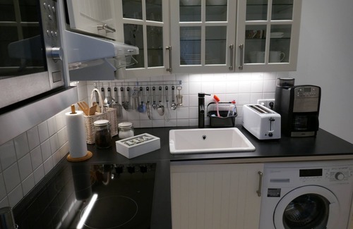 Moabit Apartment | Super * * * * apartment at the main station with terrace, internet, washing machine