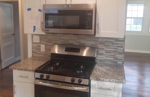 Jefferson House | SUPER BOWL SPECIAL 7.5 miles from the superdome Charming 3-bedroom 1 bath house