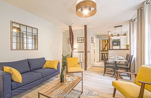 Enclos Apartment | Super calm cosy & cute 2 bdr at the heart of Old Honfleur- Duplex Le Pélican ★