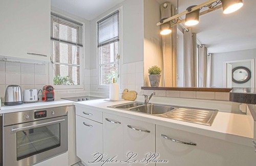 Enclos Apartment | Super calm cosy & cute 2 bdr at the heart of Old Honfleur- Duplex Le Pélican ★