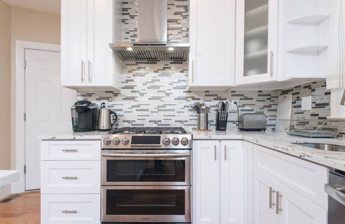 West Newton Condo | Super Convenience 2BR Condo W/Private Parking in Newton