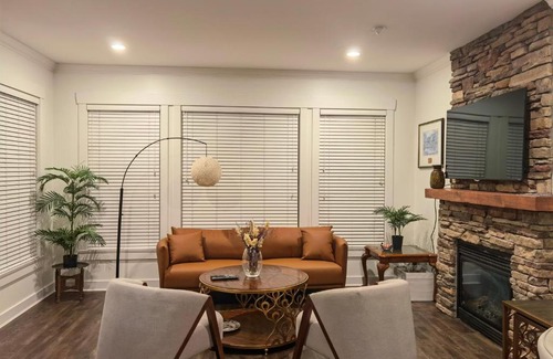 Delta Villa | Super Cozy 5 Bedroom Entire House in Ladner