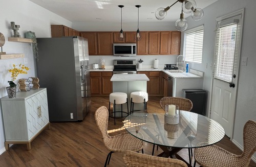 Timberwood Park House | Super cozy newly renovated and furnished house.
