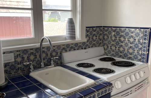 Balboa Island House | Super Cute BlueDoor Apt- on Little Balboa Island.