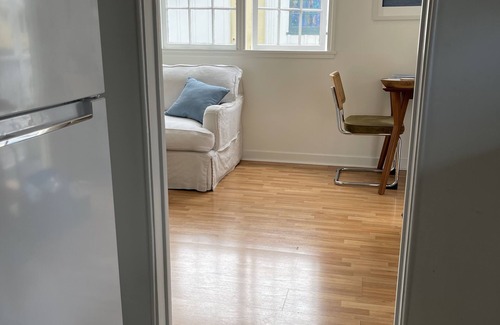 Balboa Island House | Super Cute BlueDoor Apt- on Little Balboa Island.