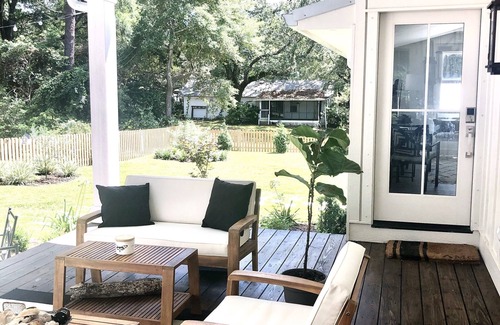 Fairhope House | Super cute, modern studio in Fruit & Nut, a true sanctuary by the Bay.