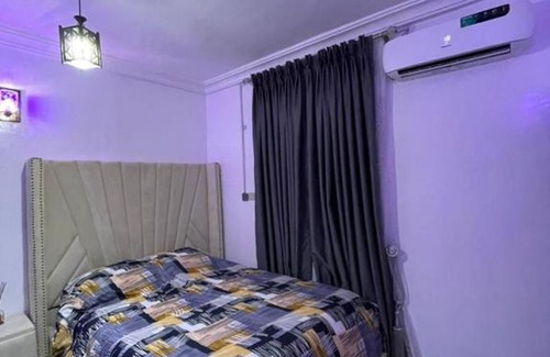 Lagos Mainland Apartment | Super decent 1bedroom apartment in Yaba, Alagomeji