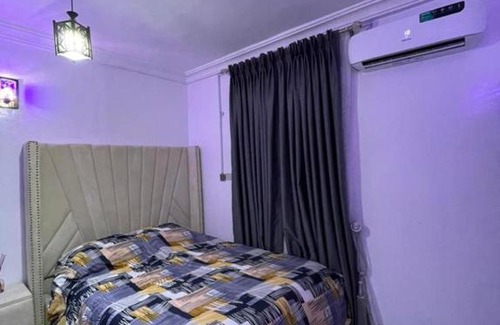 Lagos Mainland Apartment | Super decent 1bedroom apartment in Yaba, Alagomeji
