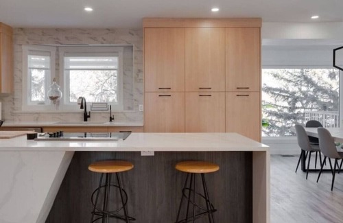 Southeast Calgary House | Super Fun House w/Great Location. Perfect for Large Families.