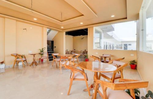 Roorkee Hotel | Super HOTEL O VASAL BLISS Restaurant & Cafe