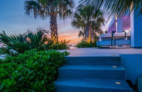 Sint Willibrordus Villa | super luxurious Oceanfront Villa Yazmin