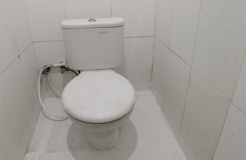 Surakarta Hotel | Super OYO 3838 Tamansari Guest House