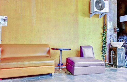 Cideng Hotel | Super OYO 90692 Point Hostel