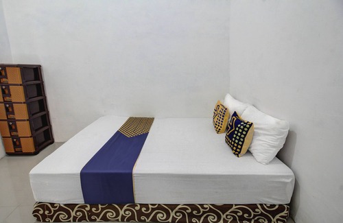 Kediri Hotel | Super OYO 92118 Alif House Syariah 2