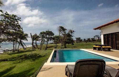 Pedasi Villa | Super Private Beachfront 3BR Villa & Infinity Pool