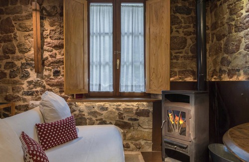 Precendi Cottage | Super Romantic apartment with Jacuzzi in the Picos de Europa.