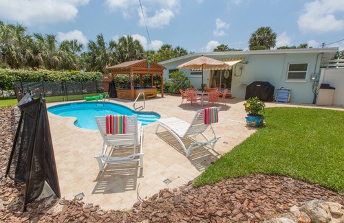 Carlouel House | Super Sale Aug 16-22, 1200! Pool, Hot tub, Dog ok/32 steps to Sand Paradise!