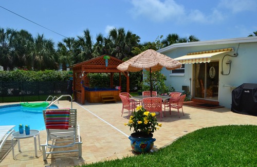 Carlouel House | Super Sale Aug 16-22, 1200! Pool, Hot tub, Dog ok/32 steps to Sand Paradise!