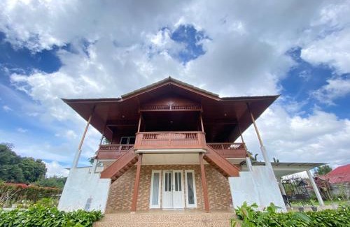 Tomohon House | Super Wonderful 5 bedrooms with Bathroom Villa Marion Tomohon