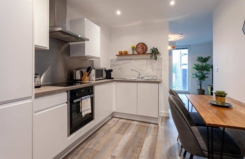 Old Trafford Apartment | Superb 2 Bed Apartment, 5min to Old Trafford