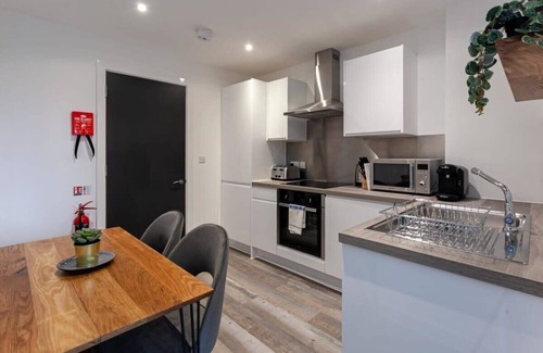 Old Trafford Apartment | Superb 2 Bed Apartment, 5min to Old Trafford