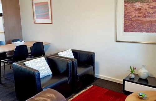 Inglewood Apartment | Superb 2 BR Apartment Minutes to CBD- Cen7