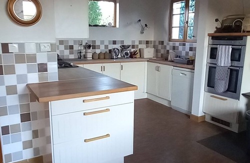 Clion House | Superb 3-bedroom house with beautiful pool in the charming Cognac countryside.