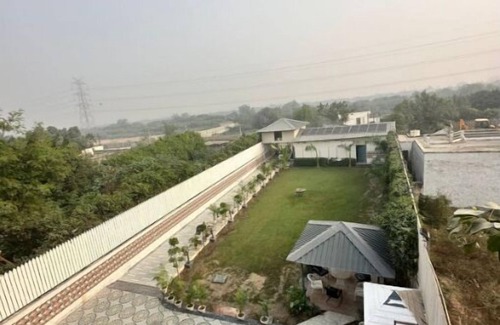 Noida House | Superb 5-bedroom house in Noida