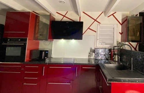Goussainville House | Superb accommodation 180m2 jacuzzi/giant screen 110m2 of garden near the airport