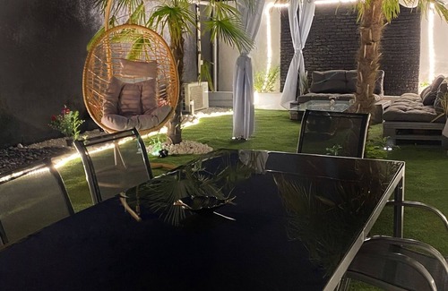 Goussainville House | Superb accommodation 180m2 jacuzzi/giant screen 110m2 of garden near the airport