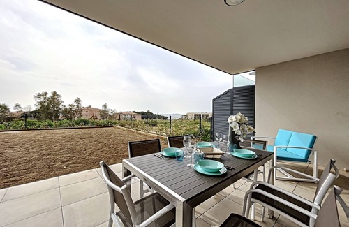 Molini Apartment | Superb air-conditioned apartment with terrace and grounds 5 minutes from the beach on foot