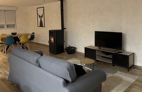 Chemery-les-Deux Apartment | Superb apartment in the countryside with Fireplace