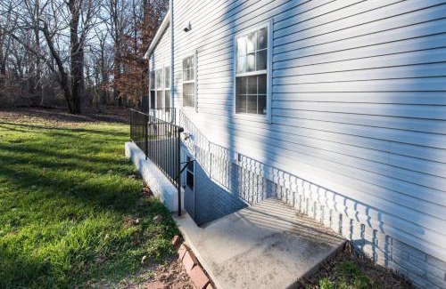 Oxon Hill Apartment | Superb Basement close to the Gaylord MGM Outlets National Harbor