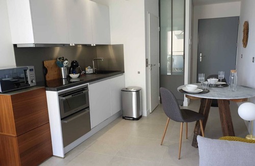 Villefranche-sur-Mer Apartment | Superb, bright studio with balcony and sea view