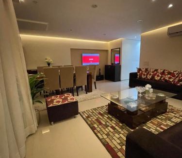 An-Nuzhah Apartment | Superb & comfy 3BDR apartment with outstanding view شقة فندقية فاخرة فيو رائع للمطار