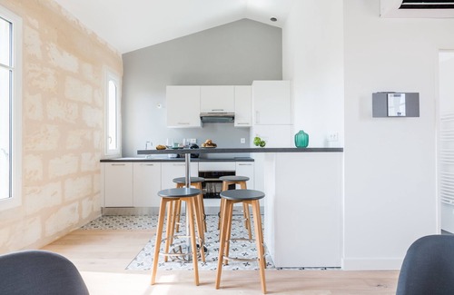 Chartrons Apartment | Superb flat in the heart of the Chartrons, renovated, spacious and bright