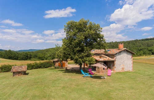 Sainte-Cecile-du-Cayrou Cottage | Superb stone house at the gates of the Forest