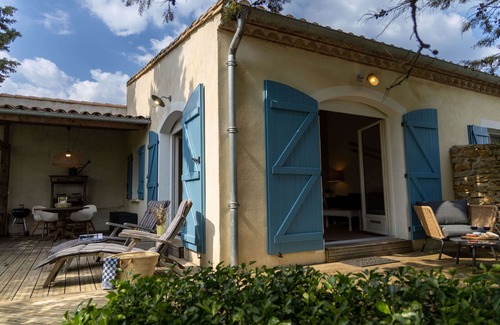 Raissac-sur-Lampy House | Superb holiday house for 2 with breathtaking views and pool access