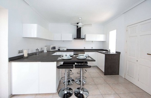 Rojales Villa | Superb Location with Great Outside Space