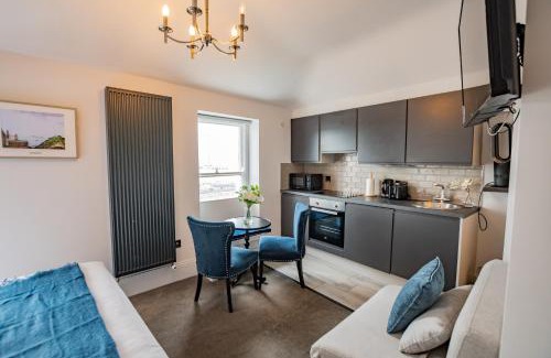 Sutton Cross Apartment | Superb Marina Studio