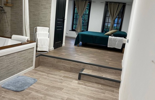 Saint-Acheul Bed & Breakfast | Superb private jacuzzi room with relaxation lounge