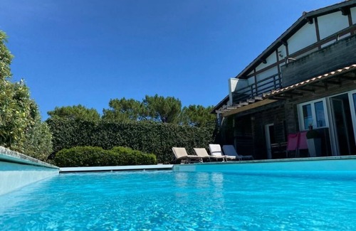Pyla-sur-Mer Villa | Superb Pyla sur mer house: heated pool, pool view and direct beach access