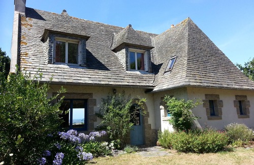 Roscoff House | Superb sea view, calm and nature. Cosy and comfortable, just like home.