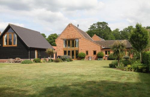 Stokesby Apartment | Superb Stokesby Barn Apartment - Norfolk Broads & Norwich