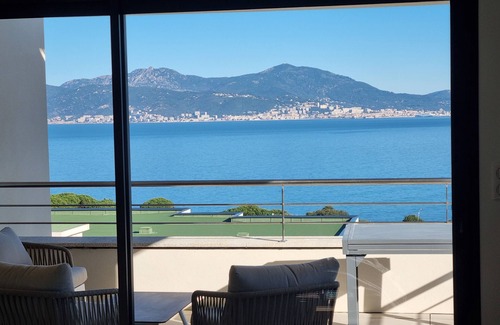 Pietrosella Apartment | Superb T3 seafront apartment in Ajaccio bay