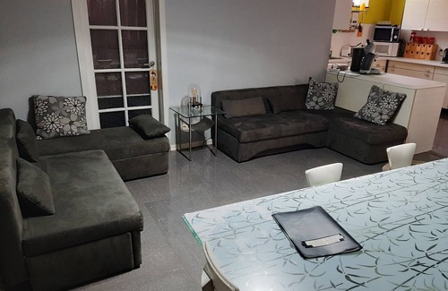 De Beis House | Superb Vacancy at Patrick's House
