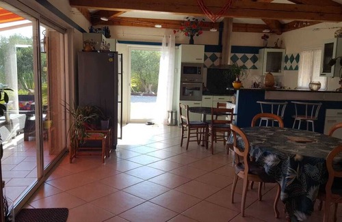 Montpeyroux Villa | Superb villa with large swimming pool, views of vineyards and mountains