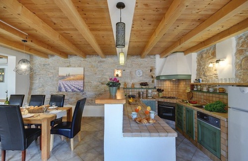 Gracisce House | Superb villa with private pool, pets allowed