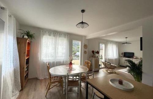 Vaux-les-Saint-Claude Apartment | Superbe appartement avec salle de jeux