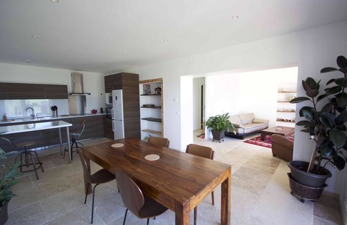 Dullin Apartment | Superbe appartement 2 chambres/Lovely 2 bedrooms with terrasse TOUSHITA